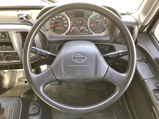 日野レンジャー平ボディ中型（4t）[写真33]