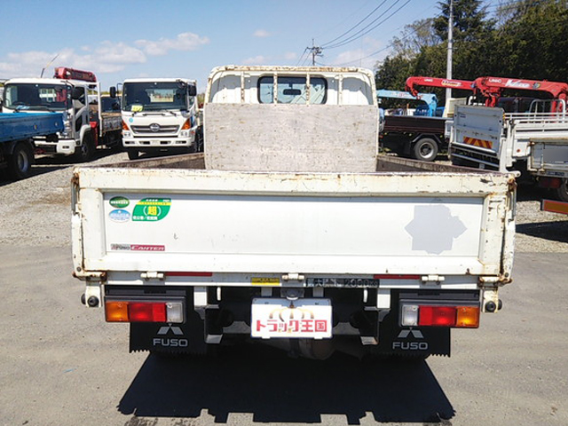 三菱ふそうキャンター平ボディ小型（2t・3t）[写真11]