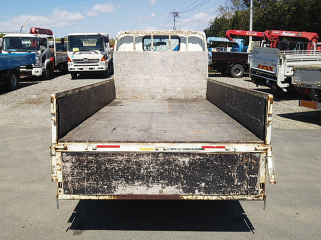 三菱ふそうキャンター平ボディ小型（2t・3t）[写真12]