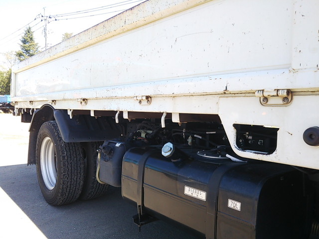 三菱ふそうキャンター平ボディ小型（2t・3t）[写真15]