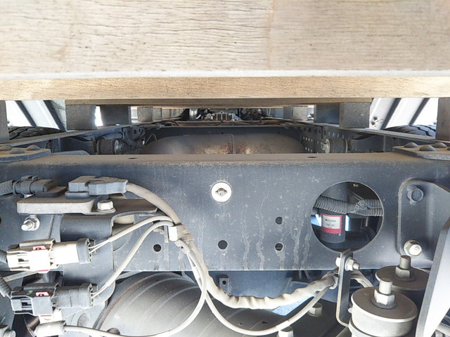 三菱ふそうキャンター平ボディ小型（2t・3t）[写真18]