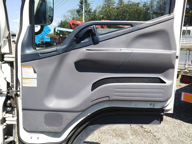 三菱ふそうキャンター平ボディ小型（2t・3t）[写真25]