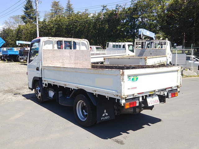 三菱ふそうキャンター平ボディ小型（2t・3t）[写真04]