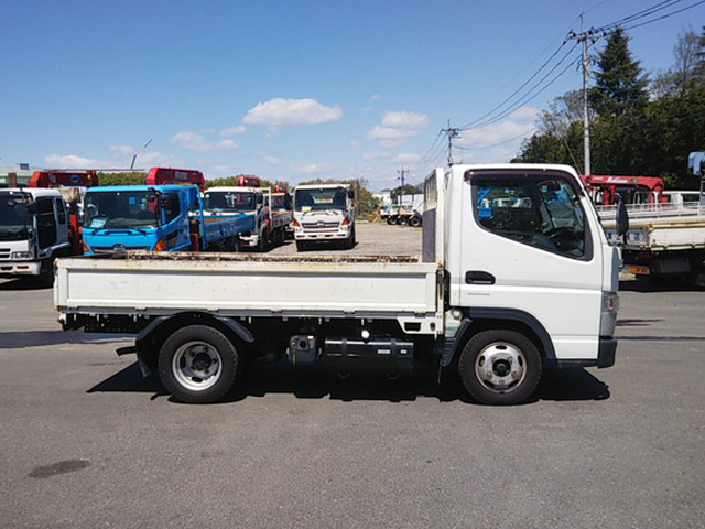 三菱ふそうキャンター平ボディ小型（2t・3t）[写真07]