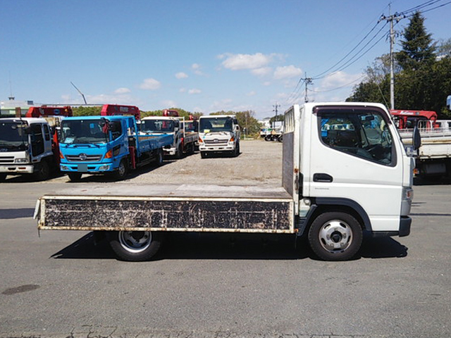 三菱ふそうキャンター平ボディ小型（2t・3t）[写真08]