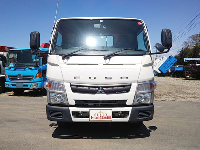 三菱ふそうキャンター平ボディ小型（2t・3t）[写真09]