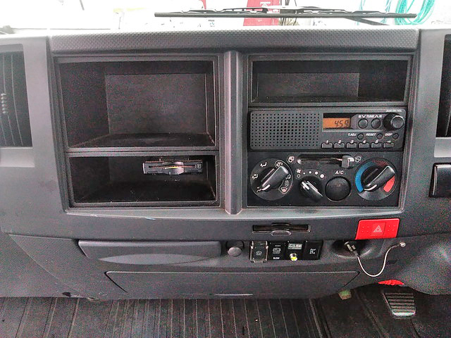 いすゞエルフクレーン3段小型（2t・3t）[写真36]