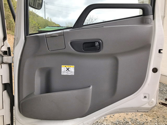 UDトラックスコンドルアルミバン中型（4t）[写真28]