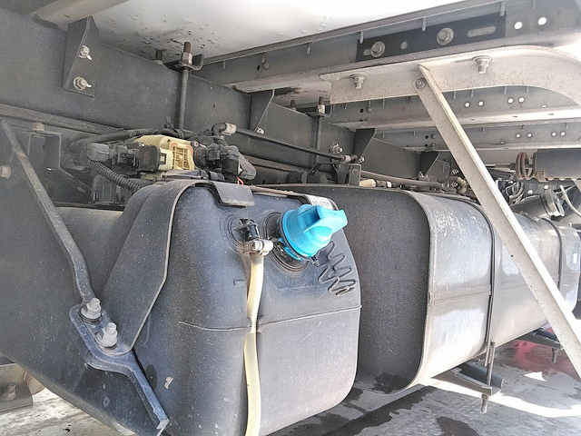 三菱ふそうキャンターアルミウイング小型（2t・3t）[写真23]