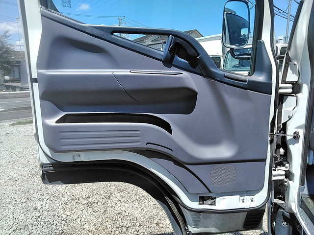 三菱ふそうキャンターアルミウイング小型（2t・3t）[写真30]