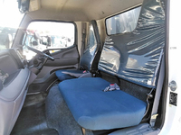 三菱ふそうキャンターアルミウイング小型（2t・3t）[写真32]