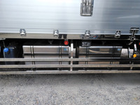 いすゞギガアルミウイング大型（10t）[写真11]