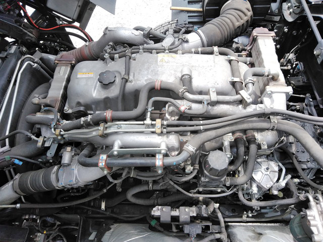 いすゞギガアルミウイング大型（10t）[写真15]