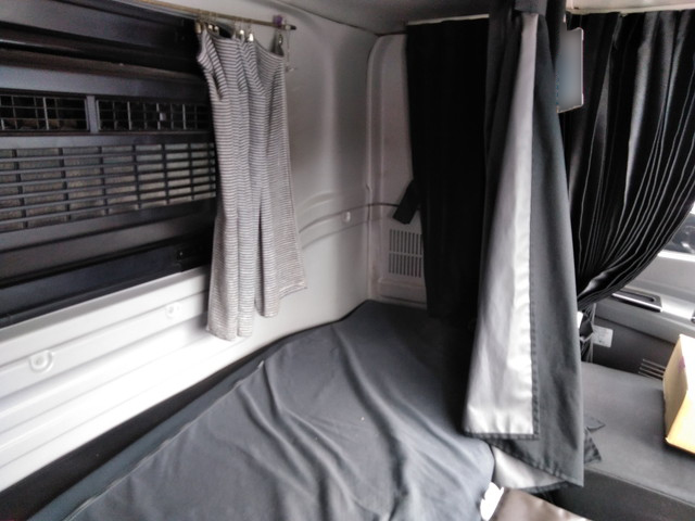 いすゞギガアルミウイング大型（10t）[写真23]