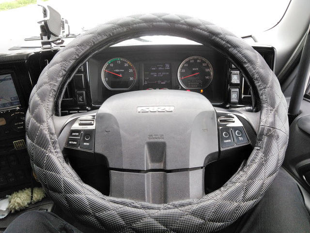 いすゞギガアルミウイング大型（10t）[写真27]