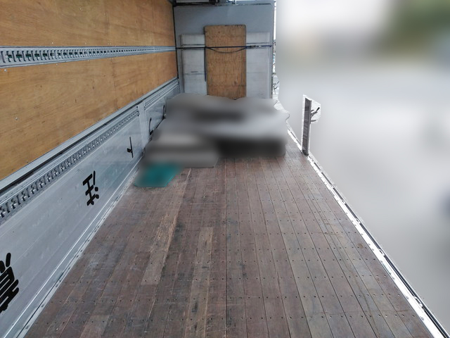 いすゞギガアルミウイング大型（10t）[写真04]