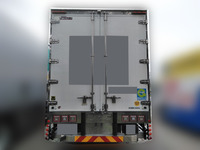 いすゞギガアルミウイング大型（10t）[写真09]