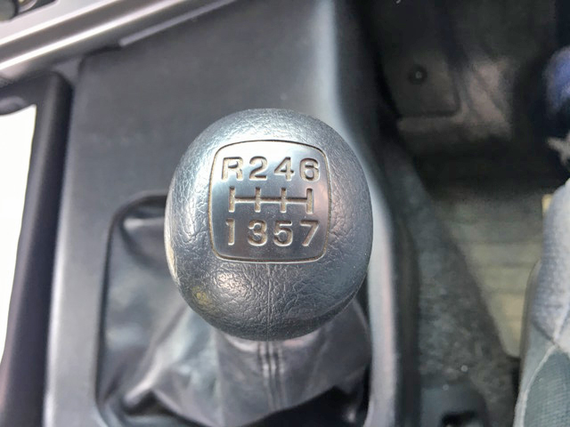 日野プロフィアトレーラーヘッド（トラクターヘッド）大型（10t）[写真06]