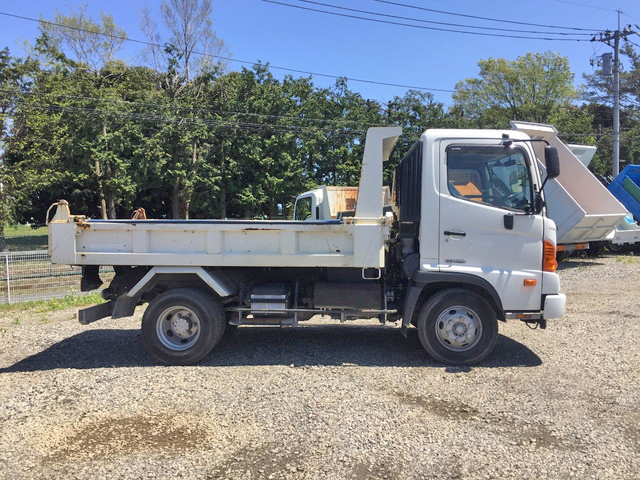 日野レンジャーダンプ中型（4t）[写真10]