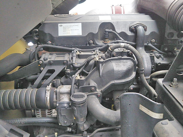 UDトラックスクオンアルミウイング大型（10t）[写真16]