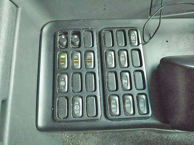 三菱ふそうスーパーグレートパネルウイング大型（10t）[写真28]