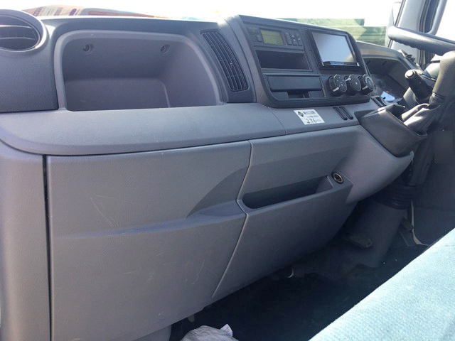 三菱ふそうキャンター冷凍車（冷蔵車）小型（2t・3t）[写真31]