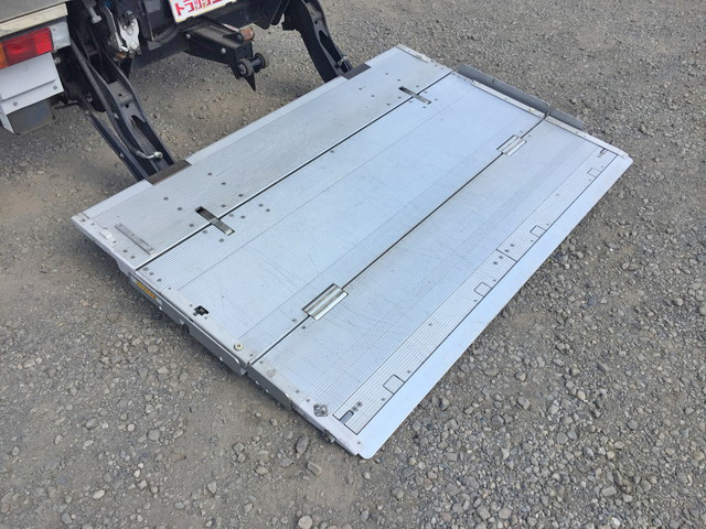 三菱ふそうキャンター冷凍車（冷蔵車）小型（2t・3t）[写真17]