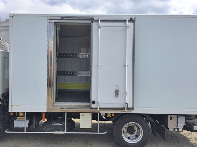 三菱ふそうキャンター冷凍車（冷蔵車）小型（2t・3t）[写真20]