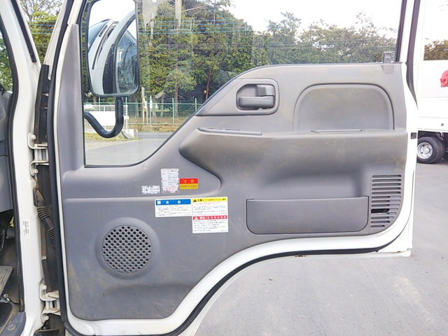 いすゞエルフクレーン4段小型（2t・3t）[写真32]