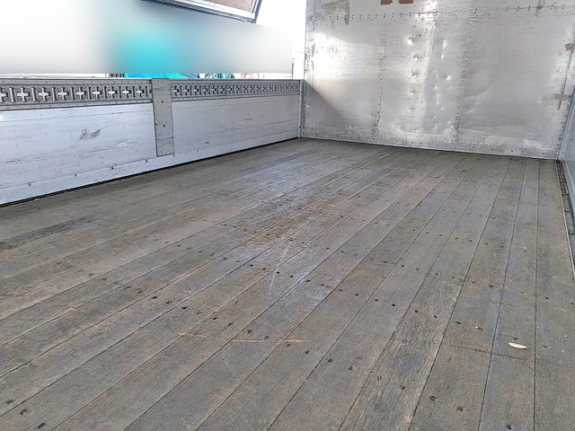 日野レンジャーアルミウイング中型（4t）[写真16]