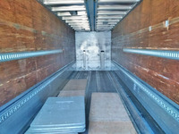 いすゞギガアルミウイング大型（10t）[写真10]