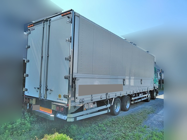 いすゞギガアルミウイング大型（10t）[写真02]