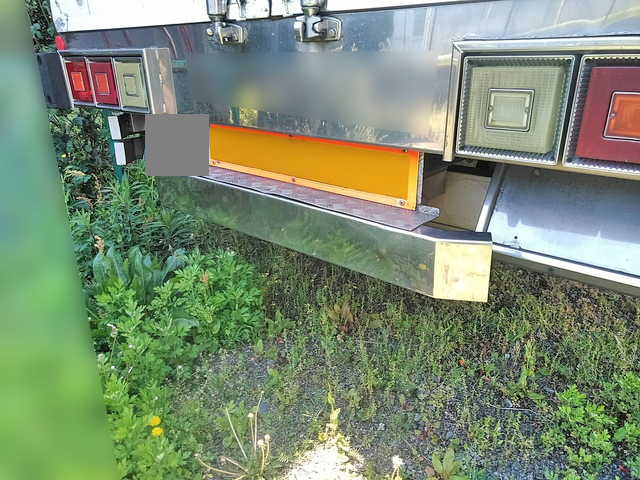 いすゞギガアルミウイング大型（10t）[写真09]