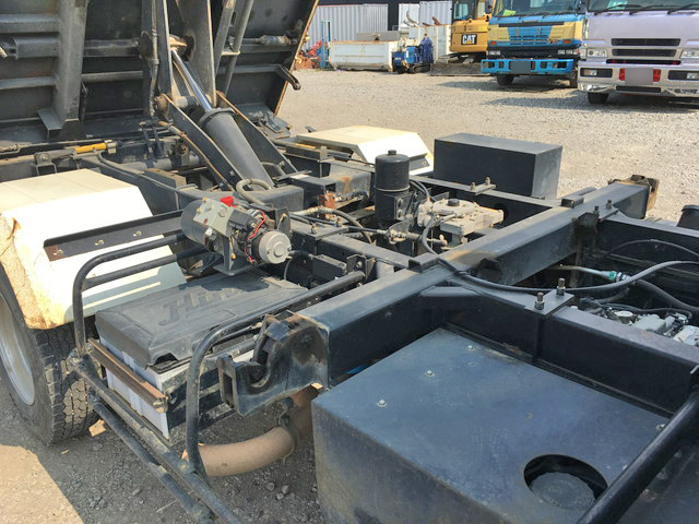 日野レンジャー三転ダンプ中型（4t）[写真16]