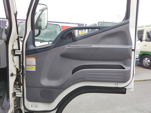 三菱ふそうキャンター冷凍車（冷蔵車）小型（2t・3t）[写真29]