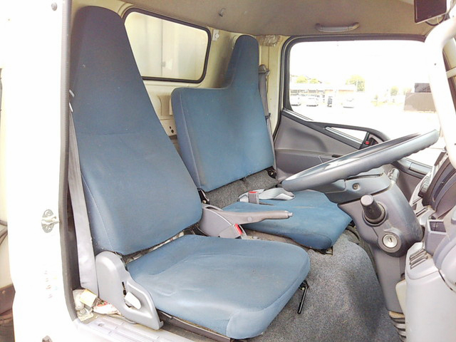 三菱ふそうキャンター冷凍車（冷蔵車）小型（2t・3t）[写真31]