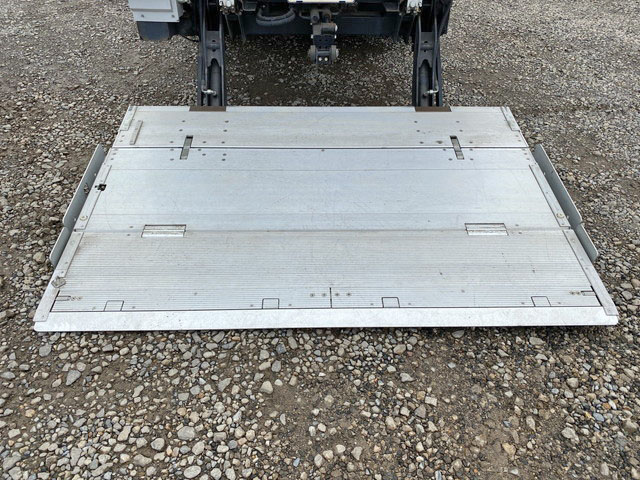 三菱ふそうキャンター冷凍車（冷蔵車）小型（2t・3t）[写真12]