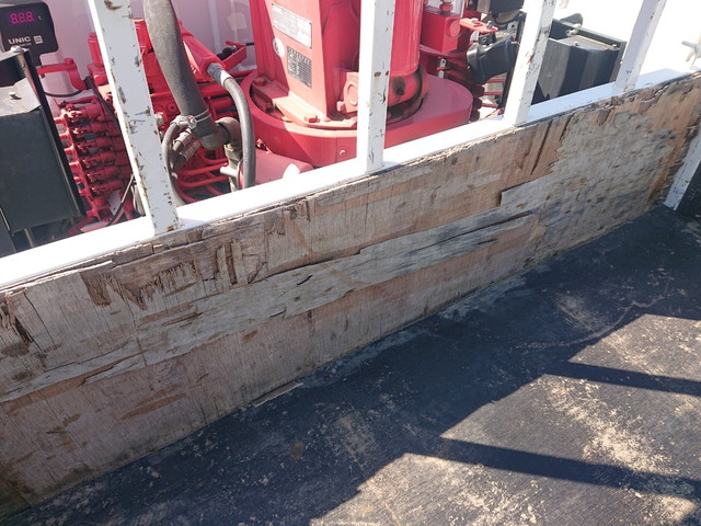 いすゞエルフユニック3段小型（2t・3t）[写真10]