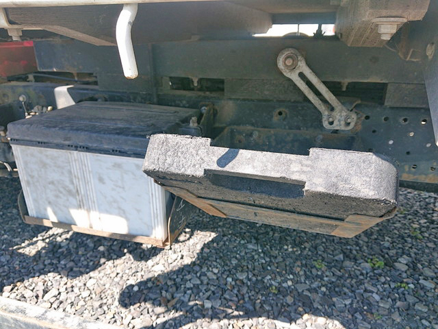 いすゞエルフユニック3段小型（2t・3t）[写真22]