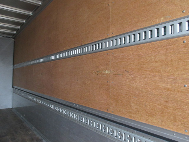 いすゞフォワードアルミウイング中型（4t）[写真10]