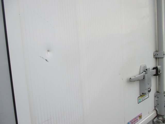 いすゞフォワードアルミウイング中型（4t）[写真12]