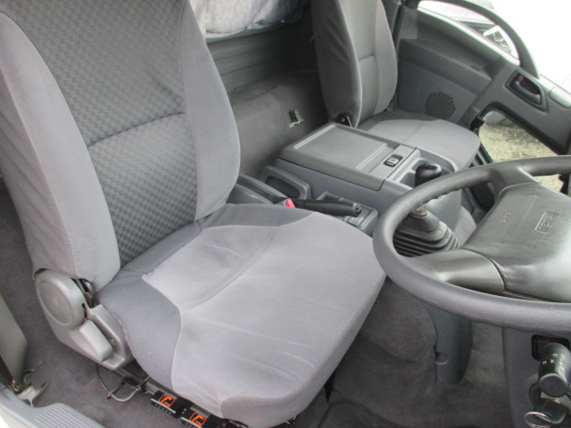 いすゞフォワードアルミウイング中型（4t）[写真29]