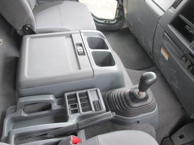 いすゞフォワードアルミウイング中型（4t）[写真30]