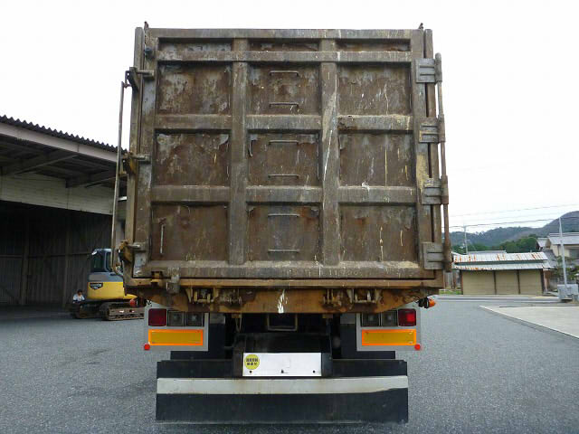 いすゞギガ深ダンプ（土砂禁ダンプ）大型（10t）[写真02]