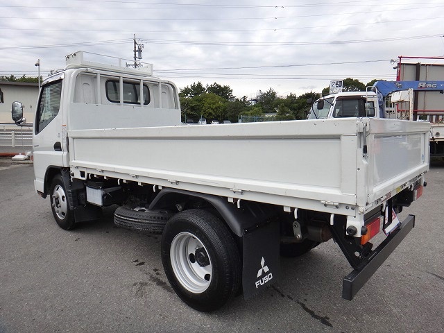 三菱ふそうキャンター平ボディ小型（2t・3t）[写真02]