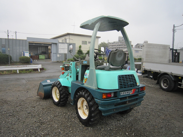 ヤンマータイヤショベル（ホイルローダー）[写真02]