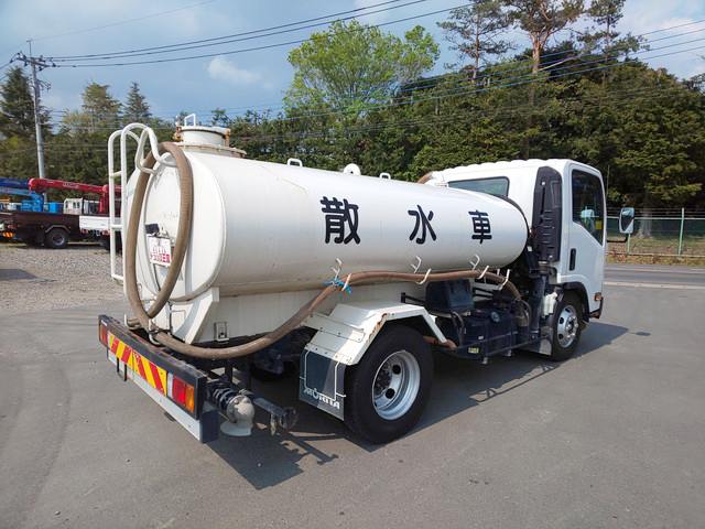 いすゞエルフ散水車小型（2t・3t）[写真02]