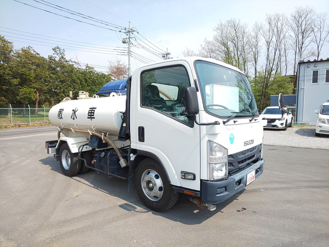 いすゞエルフ散水車小型（2t・3t）[写真03]