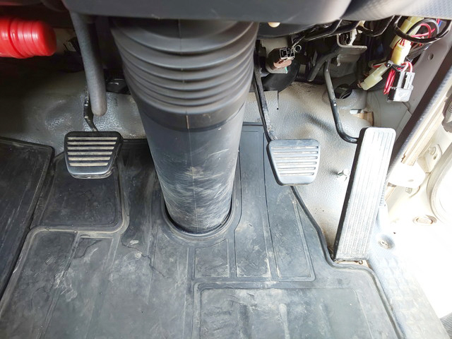 いすゞエルフ散水車小型（2t・3t）[写真38]