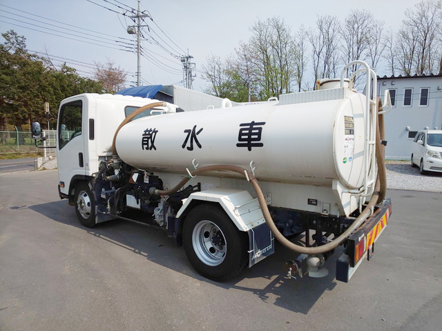 いすゞエルフ散水車小型（2t・3t）[写真04]